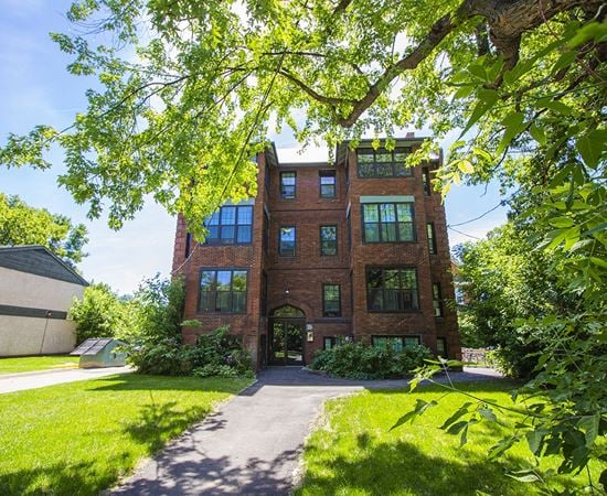 812 Wolseley Luxury Apartment rental at 812 Wolseley Avenue, Winnipeg, MB, R3G 1C6