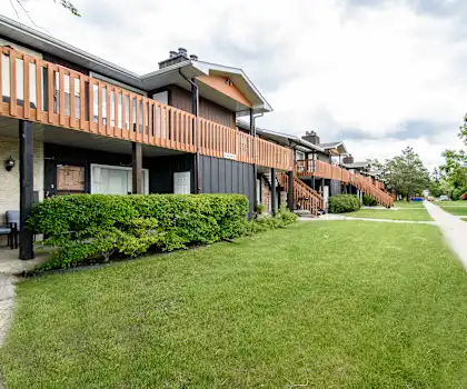 Gardens at Twin Lakes rental at 5 Lake Crest Road, Winnipeg, MB