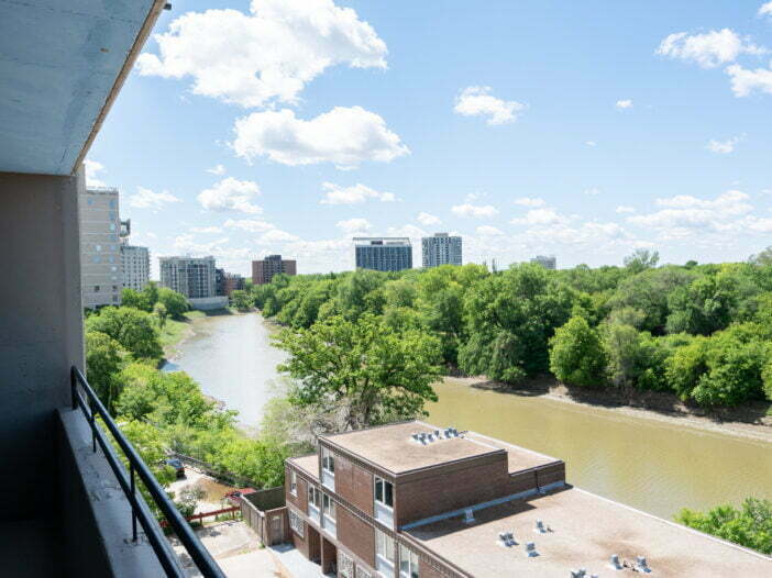 Canterbury House rental photo at 270 Roslyn Rd, Winnipeg, MB