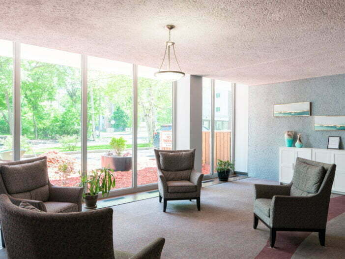 Canterbury House rental photo at 270 Roslyn Rd, Winnipeg, MB