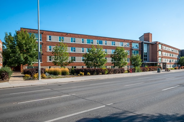 The New Mount Royal Apartments rental at 2255 Portage Ave, Winnipeg, MB