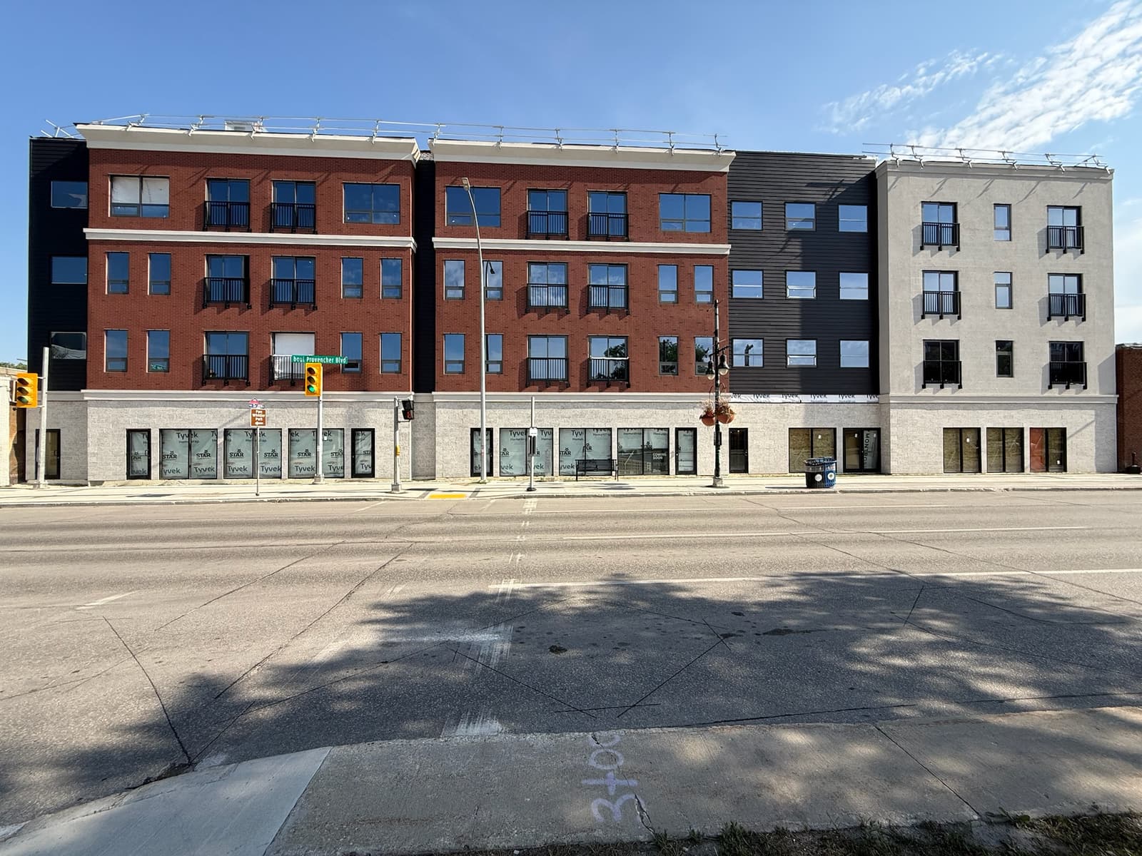 Le Quartier rental at 174 Provencher Boulevard, Winnipeg, MB