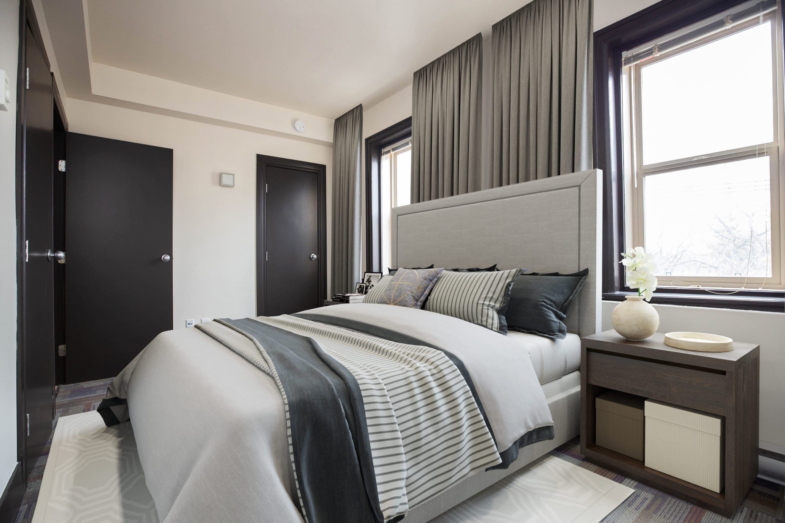 The Ritz rental photo at 859 Grosvenor Avenue, Winnipeg, MB