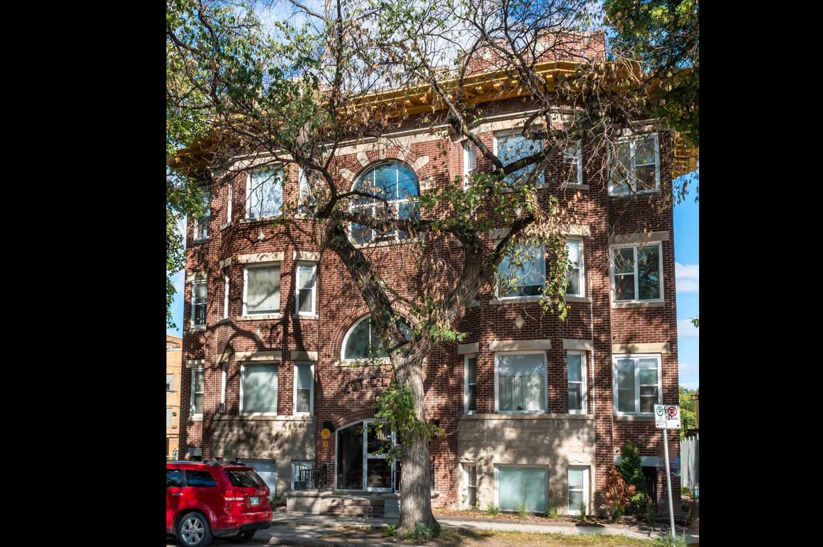 St. Elmo Apartments rental at 177 Colony St., Winnipeg, MB