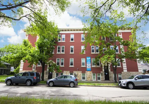 349 Daly Apartment rental at 349/351 Daly Street N, Winnipeg, MB, R3L 2K5