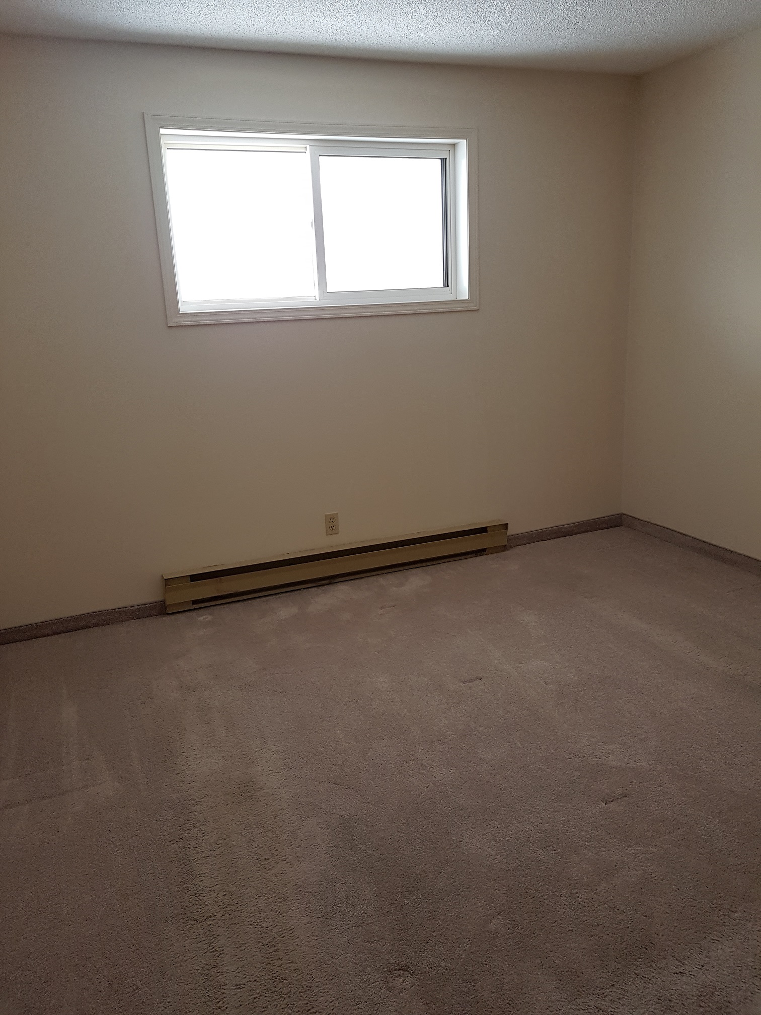 607 Leila Avenue rental at 607 Leila Avenue, Winnipeg, MB