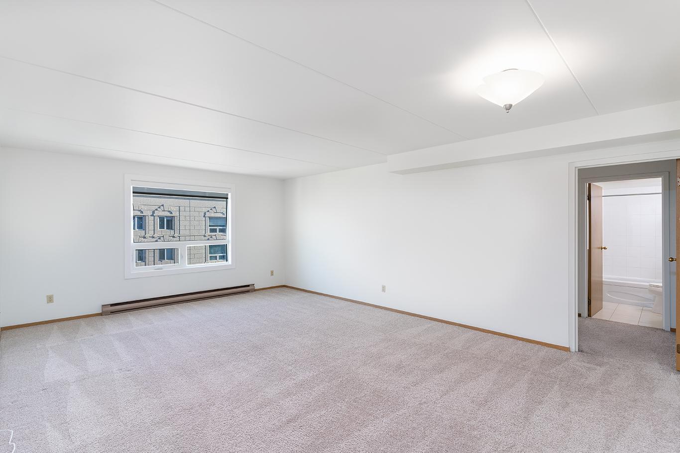 Fort Garry Place II rental at 85 Garry St, Winnipeg, MB