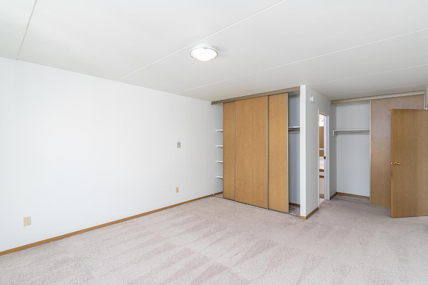Fort Garry Place II rental photo at 85 Garry St, Winnipeg, MB