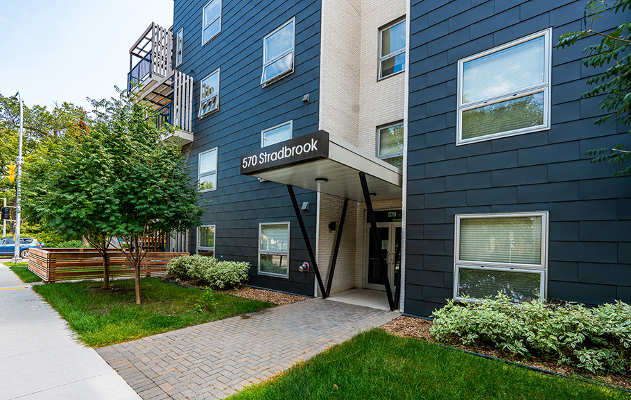 570 Stradbrook rental photo at 570 Stradbrook Avenue, Winnipeg, MB, R3L 0S5