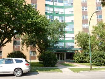 611 Jefferson Ave rental at 611 Jefferson Ave, Winnipeg, MB, R2V 0P4