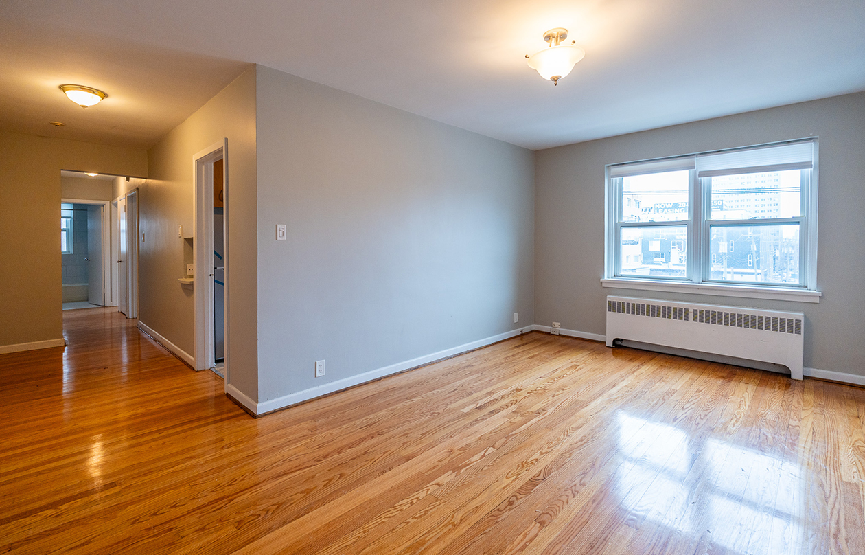 The Townhouse rental photo at 346 Broadway, Winnipeg, MB, R3C 0T2