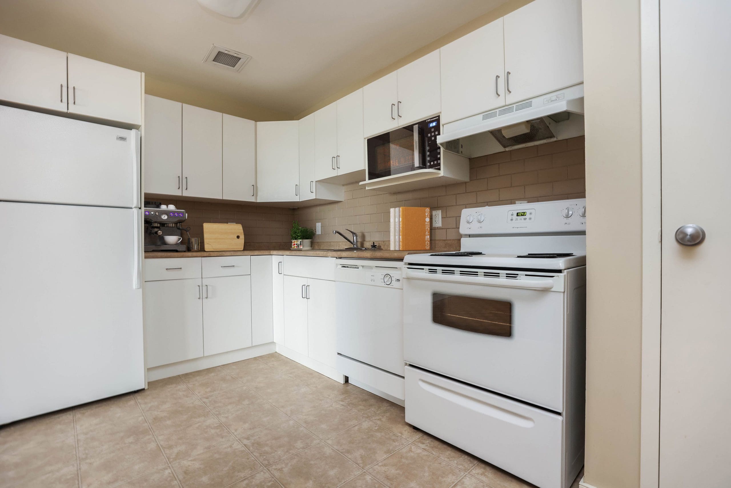 Morgan Manor rental photo at 1205 Grant Avenue, Winnipeg, MB