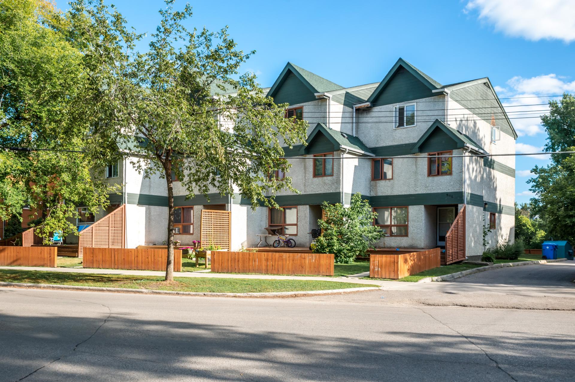 Townhouse Apartments rental at 806 Wolseley Ave., Winnipeg, MB
