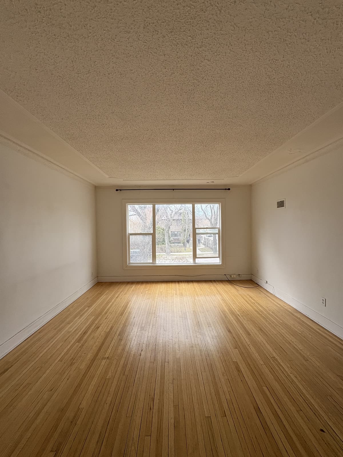 166 Brock Street rental at 166 Brock Street, Winnipeg, MB, R3N 0Y6