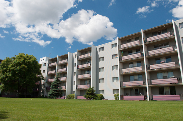 Parkwood Square (Cottonwood) rental at 170 Watt St, Winnipeg, MB, R2L 2B5