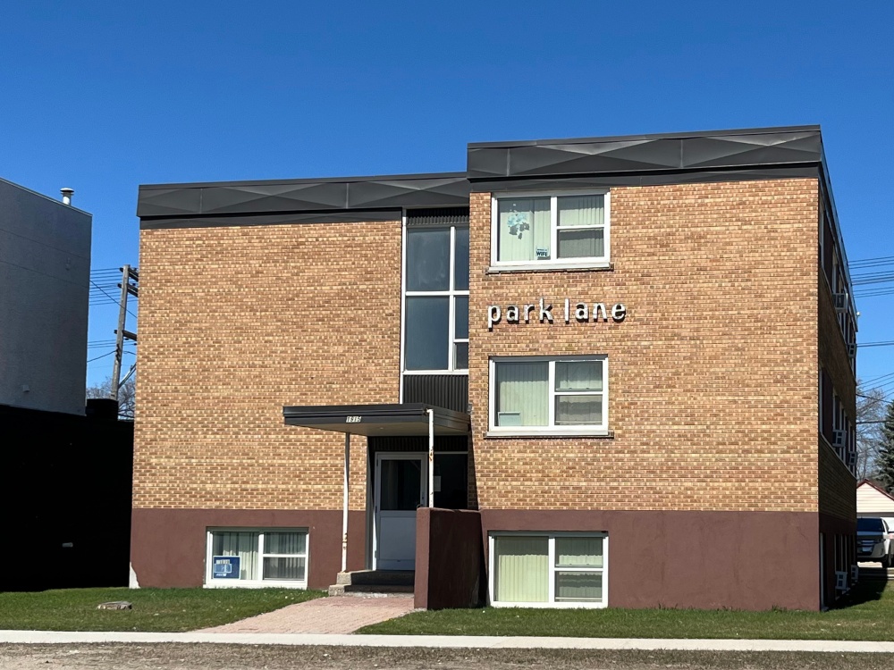 1915 Portage Avenue rental at 1915 Portage Avenue, Winnipeg, MB