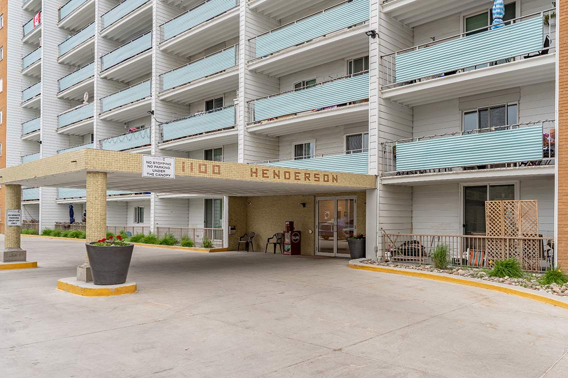 Granite House rental photo at 1100 Henderson Hwy., Winnipeg, MB
