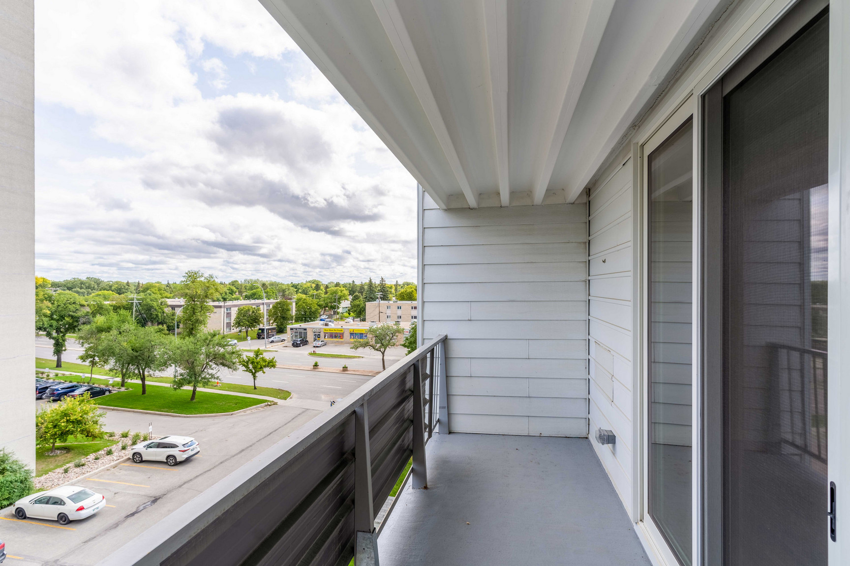 Gable Arms rental at 1590 Henderson Hwy, Winnipeg, MB