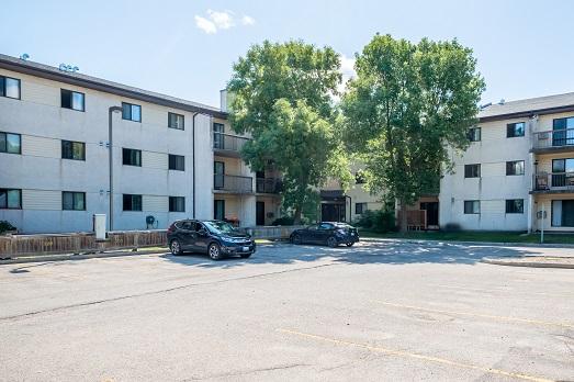 Chancellor Square Apartments rental at 960 Chancellor Dr., Winnipeg, MB