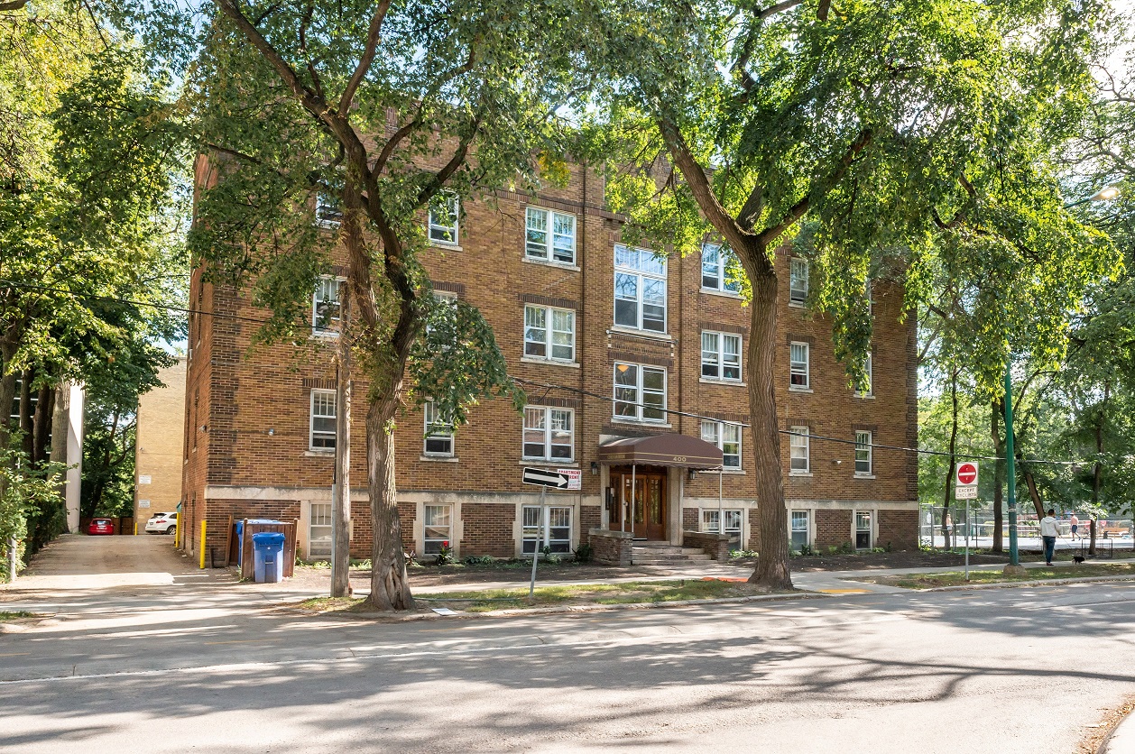 Camelot Apartments rental at 400 Assiniboine Ave., Winnipeg, MB