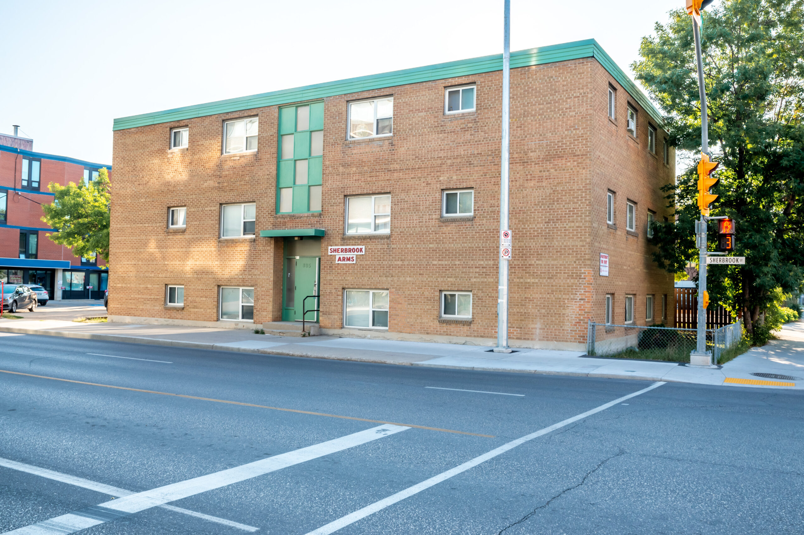 Sherbrook Arms rental at 805 Sherbrook St., Winnipeg, MB
