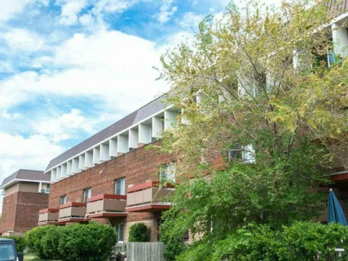Hamilton Park Plaza rental at 838 Cavalier Drive, Winnipeg, MB