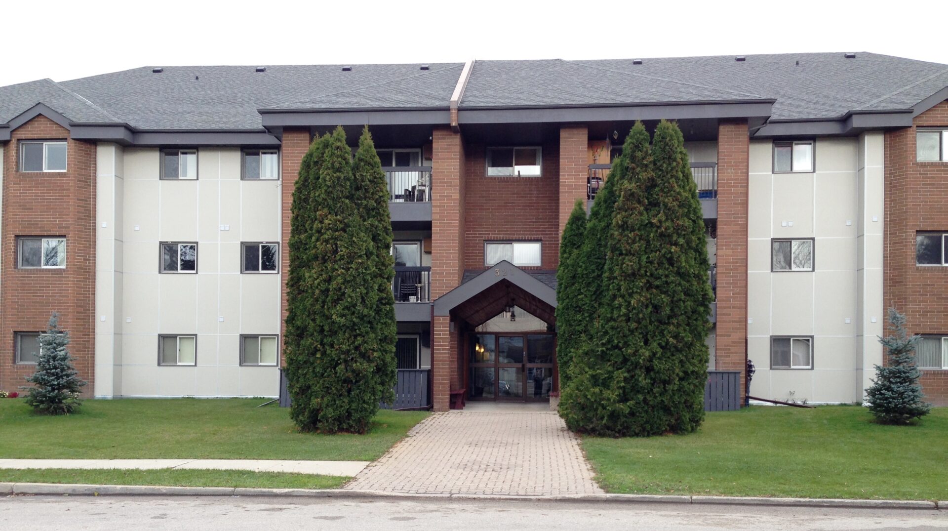 381 Stradbrook Ave Downtown rental at 381 Stradbrook Ave Downtown, Winnipeg, MB